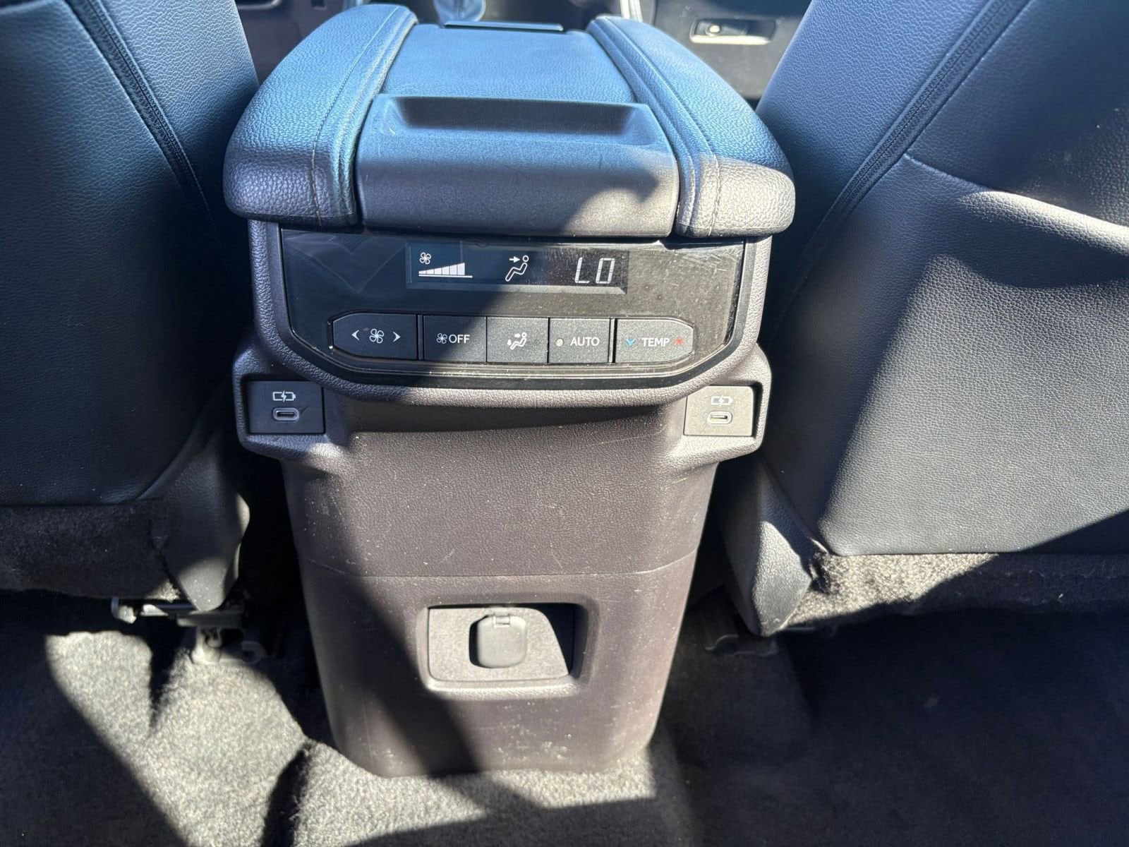 Thumbnail: 2025 Toyota Grand Highlander - 24