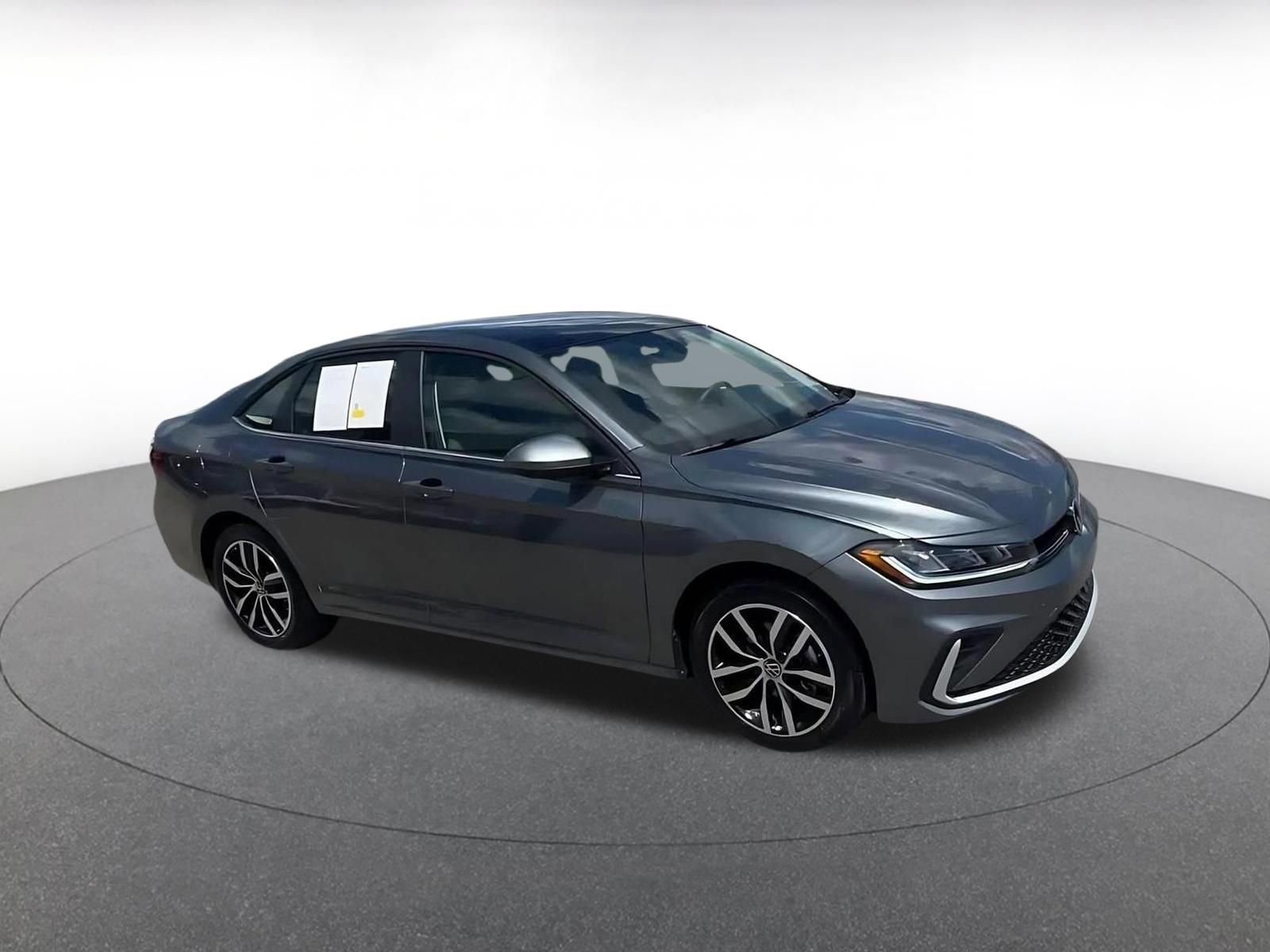 Thumbnail: 2025 Volkswagen Jetta - 2
