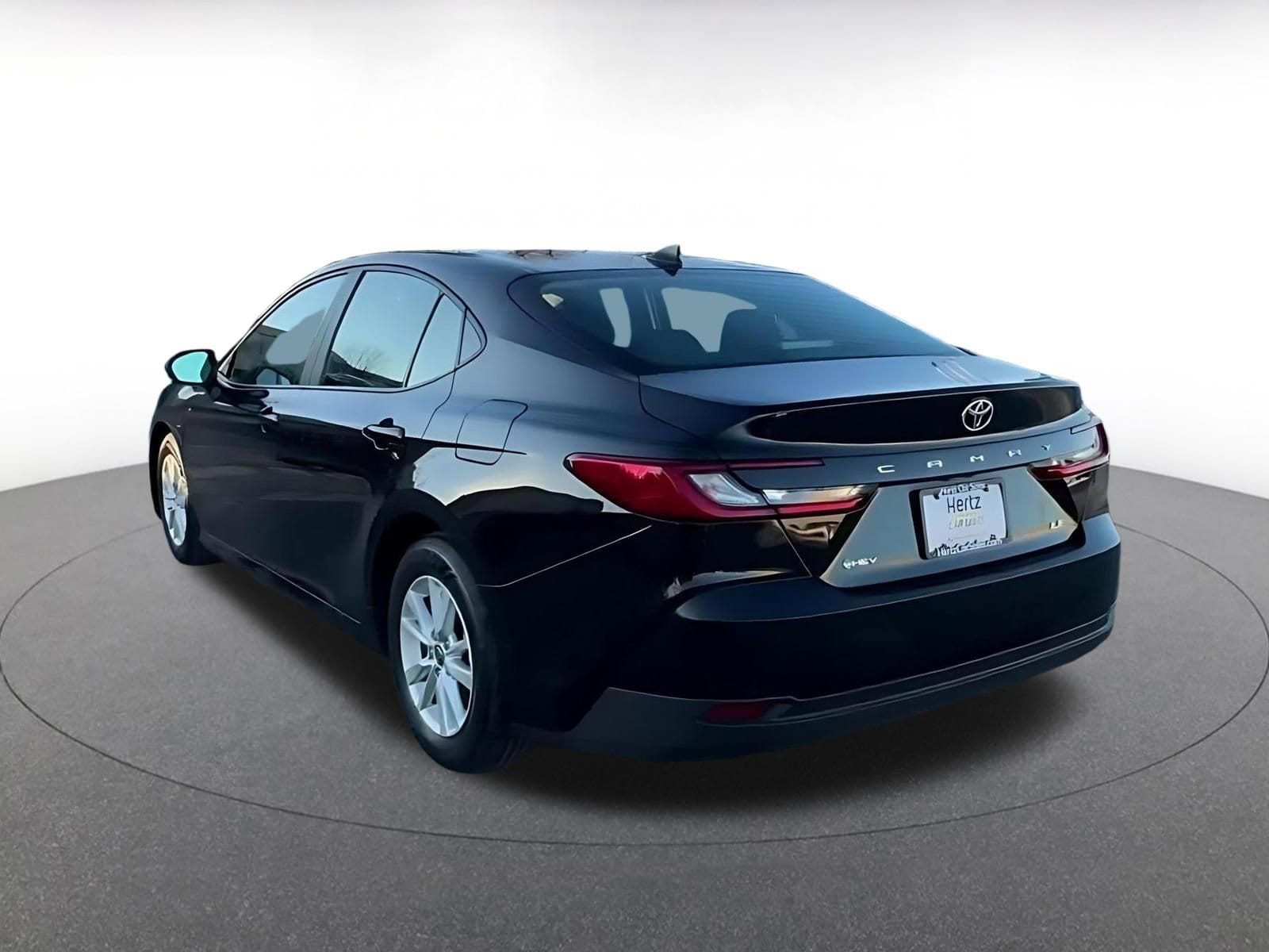 Thumbnail: 2025 Toyota Camry - 11