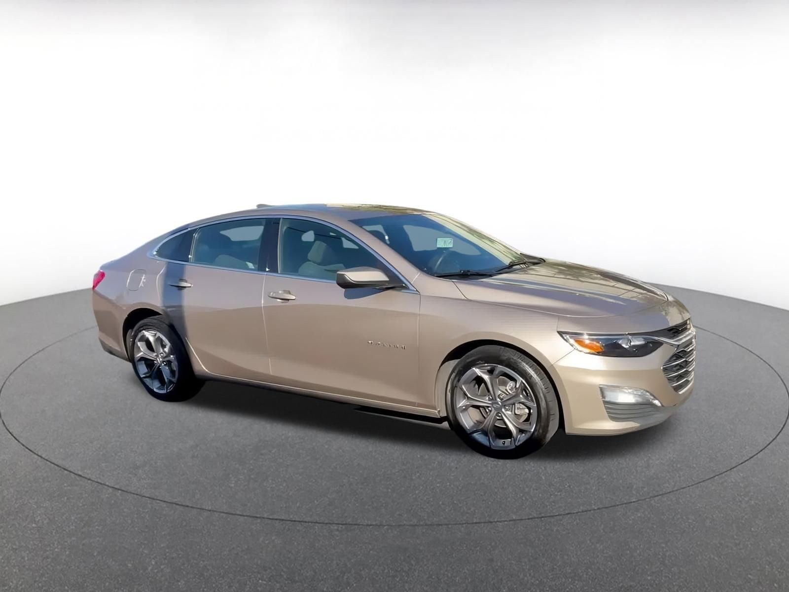 Thumbnail: 2024 Chevrolet Malibu - 2
