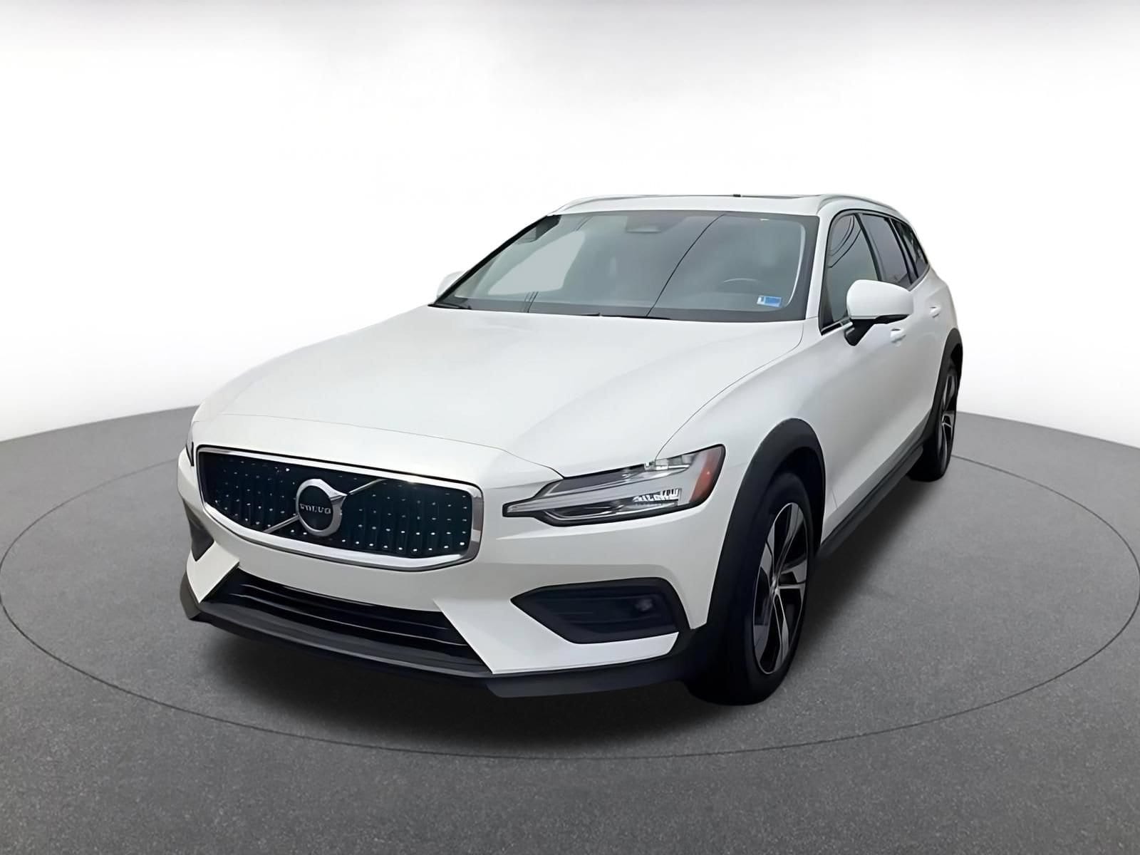 Thumbnail: 2025 Volvo S60 - 7