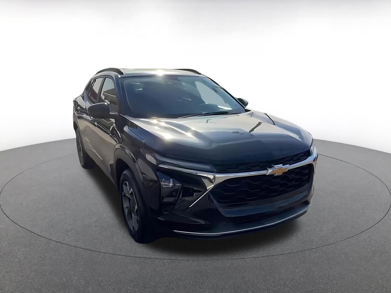 Thumbnail: 2025 Chevrolet Trax - 3