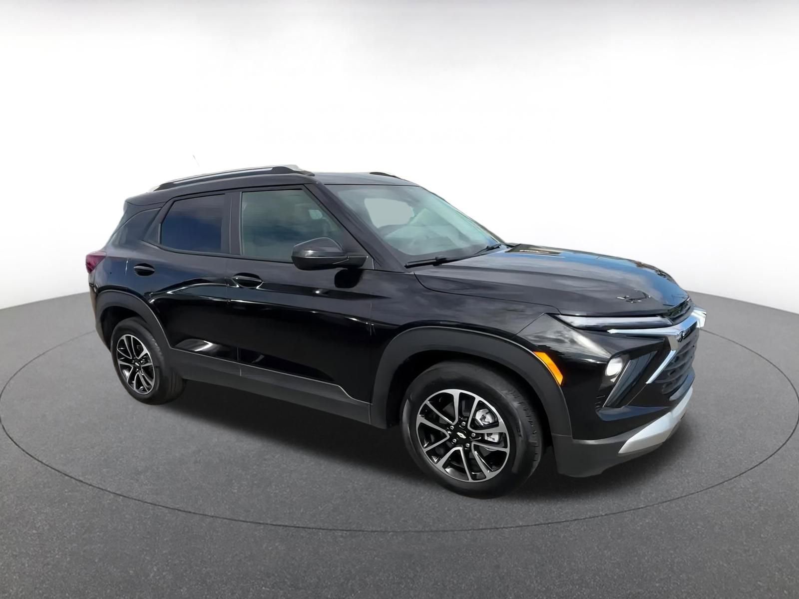 Thumbnail: 2025 Chevrolet TrailBlazer - 2