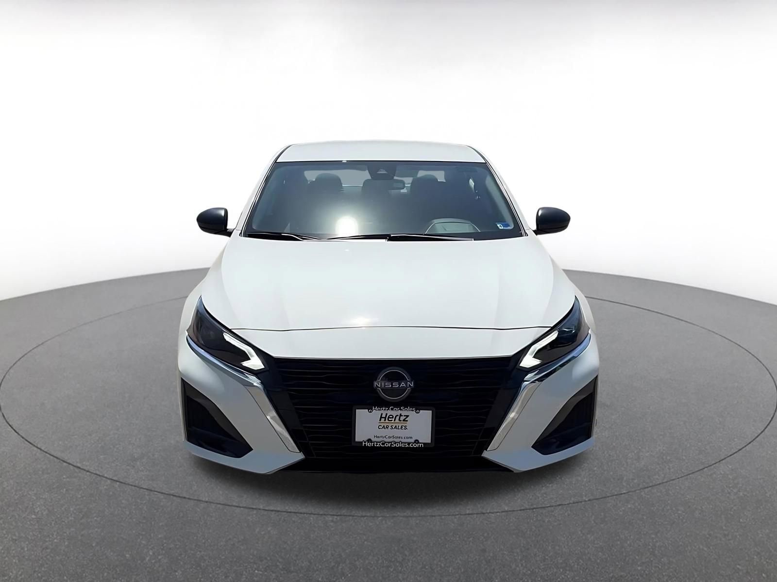 Thumbnail: 2025 Nissan Altima - 4