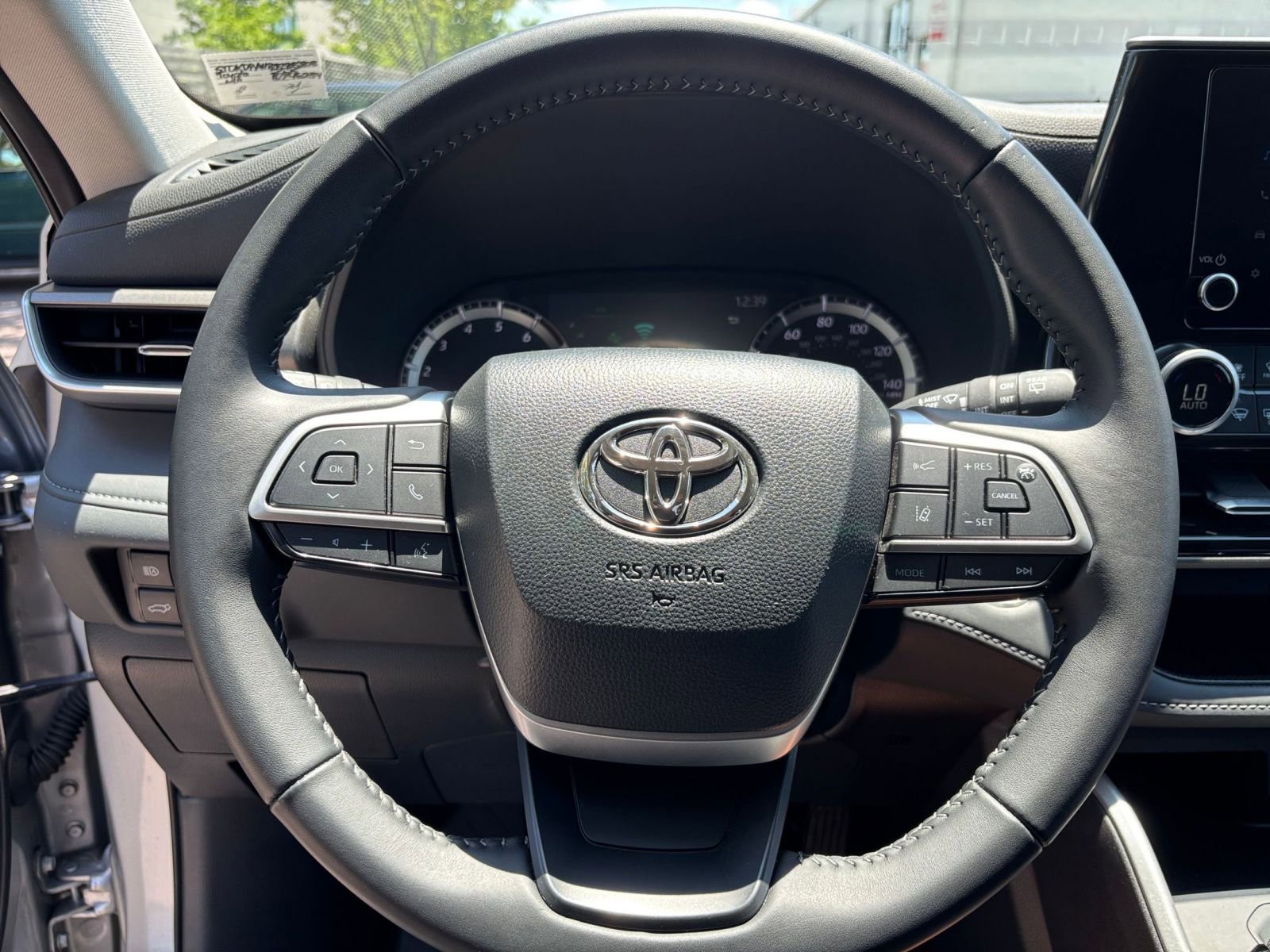 Thumbnail: 2025 Toyota Highlander - 30