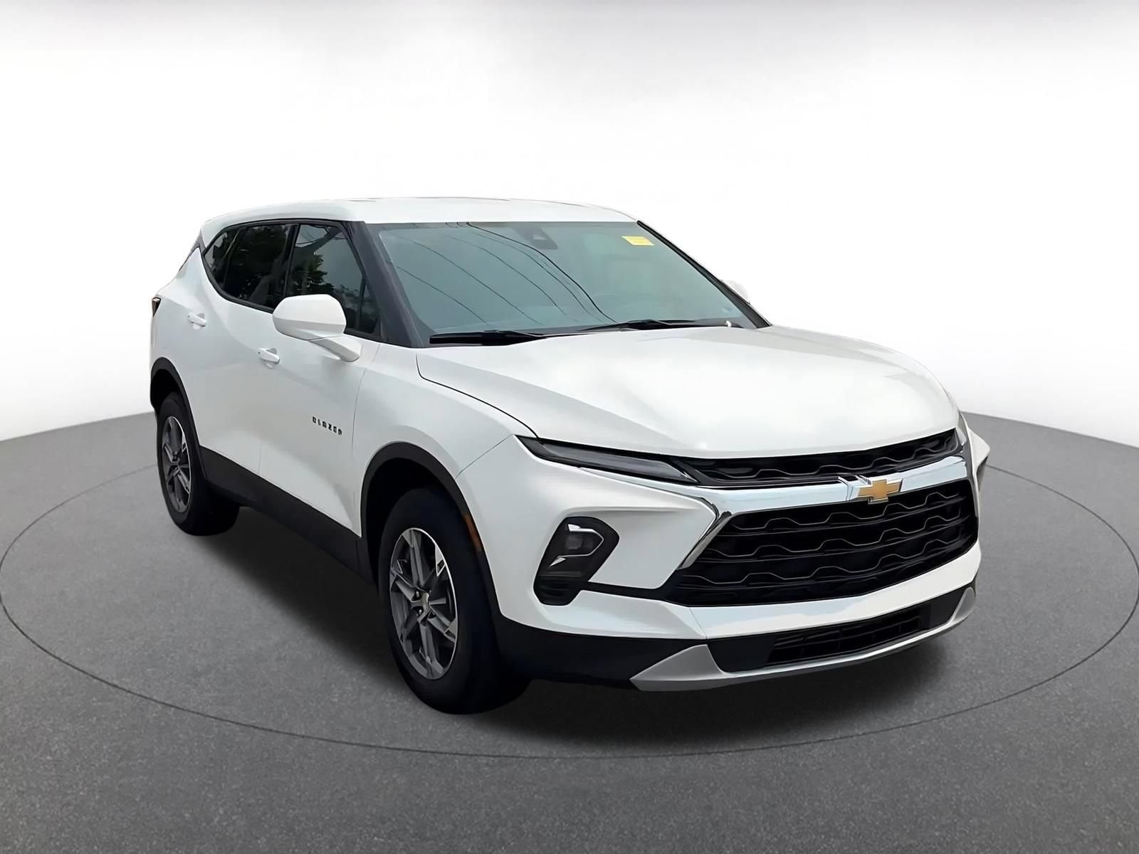 Thumbnail: 2025 Chevrolet Blazer - 3