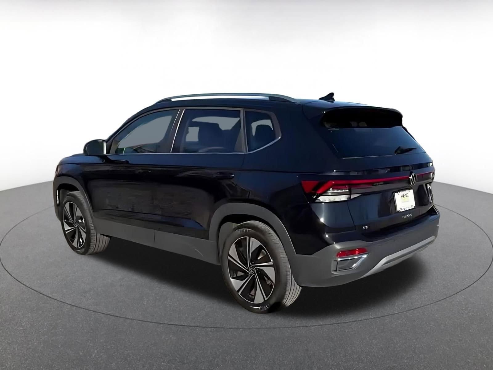 Thumbnail: 2025 Volkswagen Taos - 10