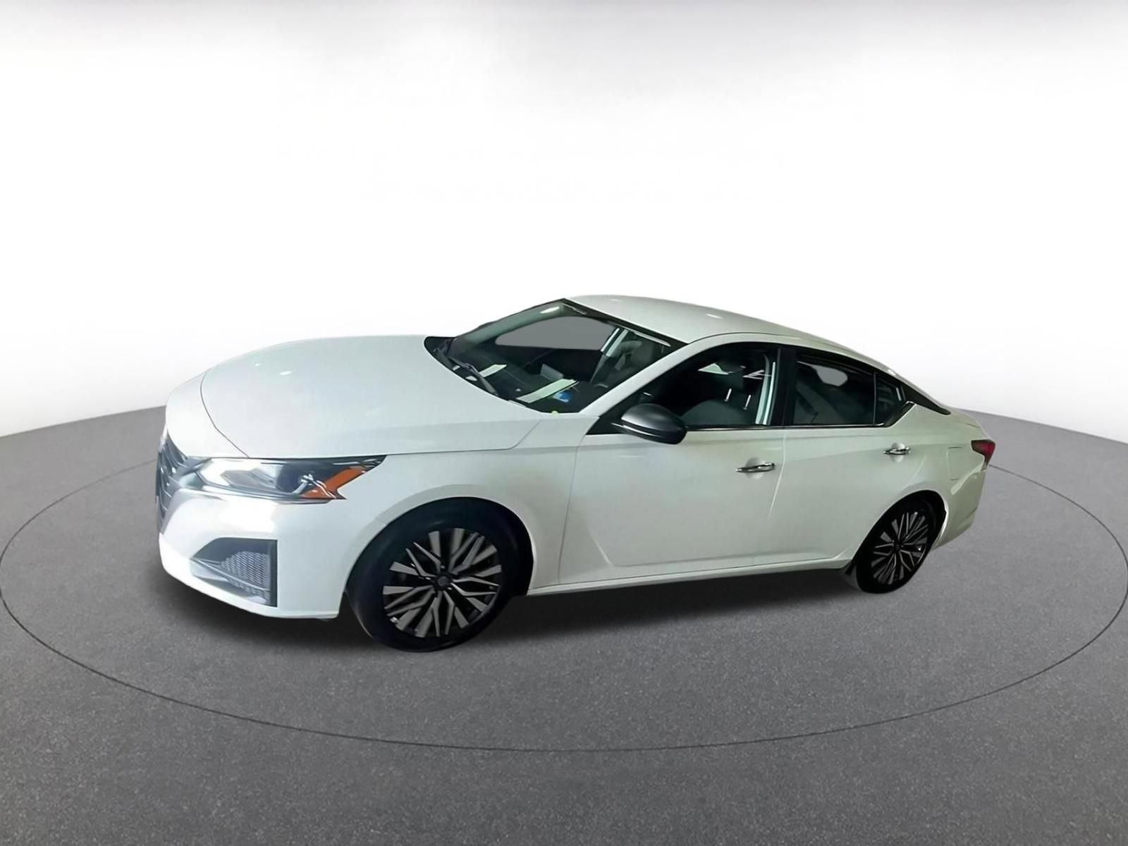 Thumbnail: 2025 Nissan Altima - 8