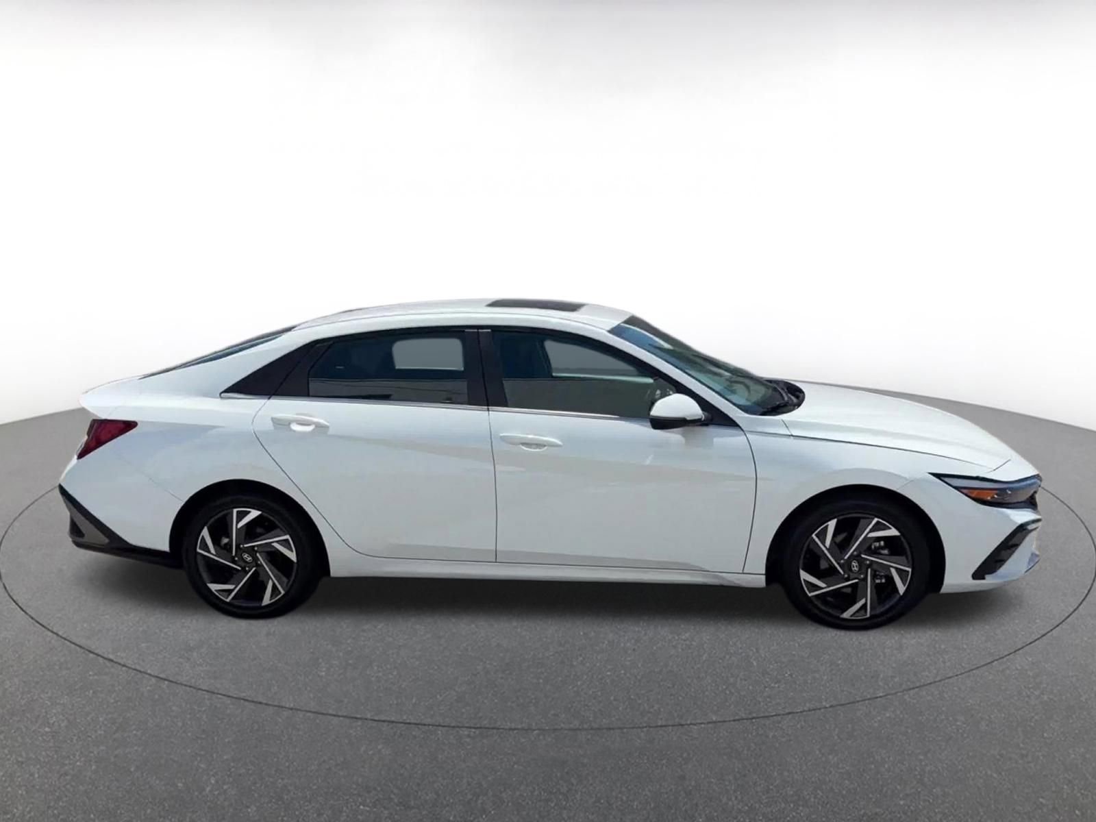 Thumbnail: 2025 Hyundai Elantra - 16