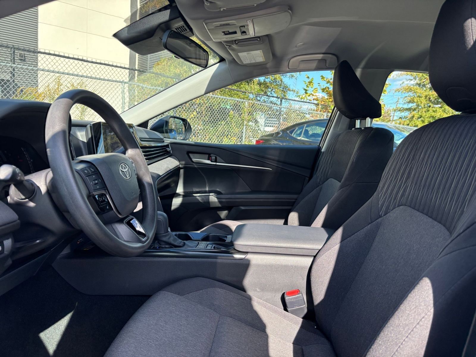 Thumbnail: 2025 Toyota Camry - 25