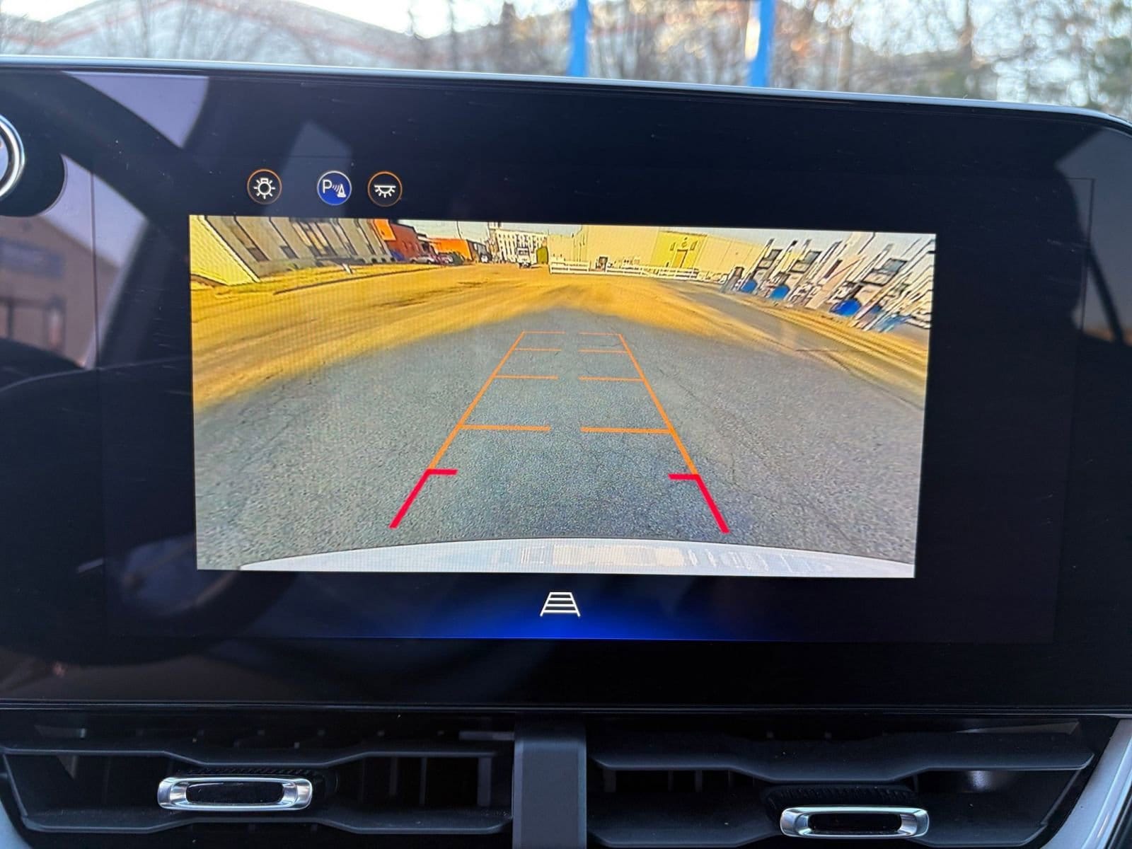 Thumbnail: 2025 Chevrolet Equinox - 23