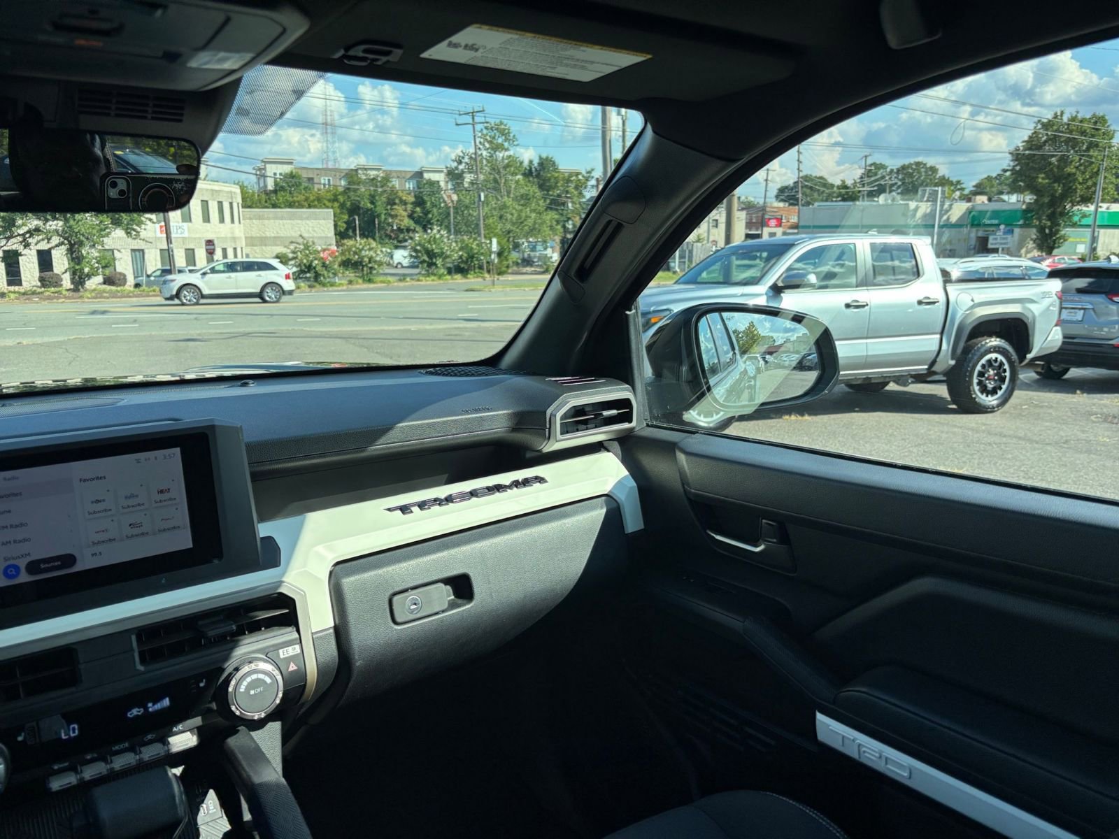 Thumbnail: 2024 Toyota Tacoma - 33