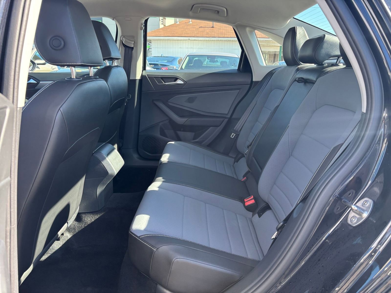 Thumbnail: 2025 Volkswagen Jetta - 24