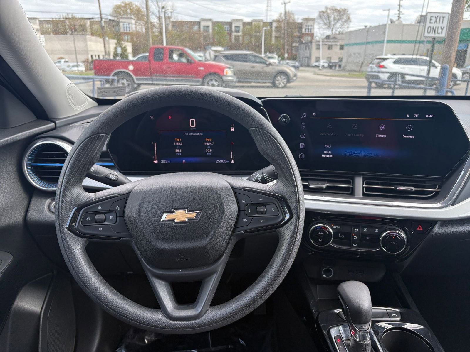 Thumbnail: 2025 Chevrolet Trax - 33