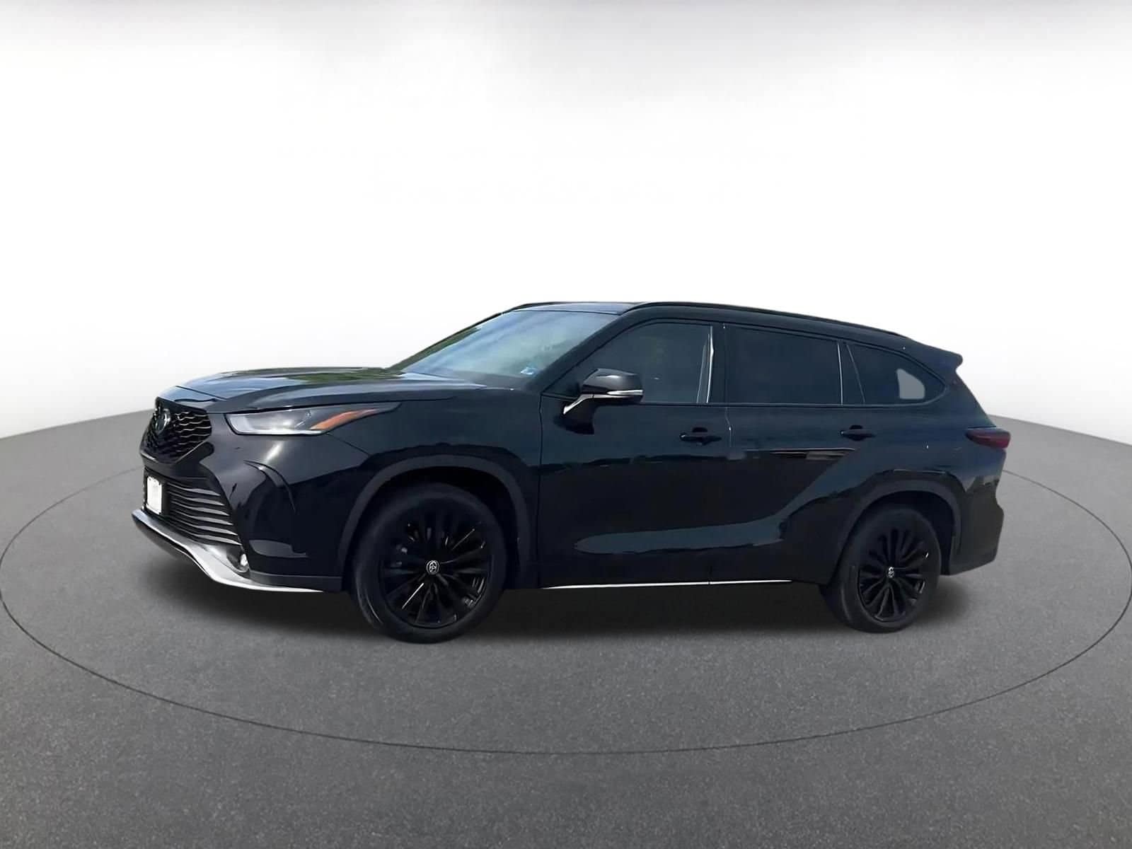 Thumbnail: 2025 Toyota Highlander - 8