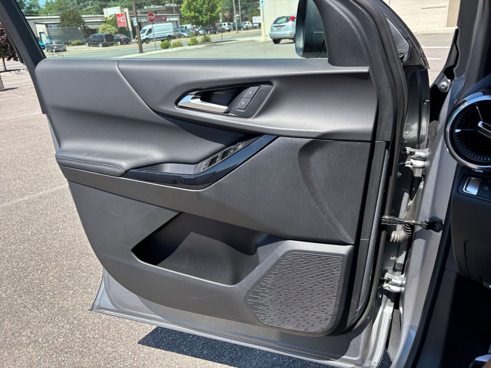 Thumbnail: 2025 Chevrolet Equinox - 18