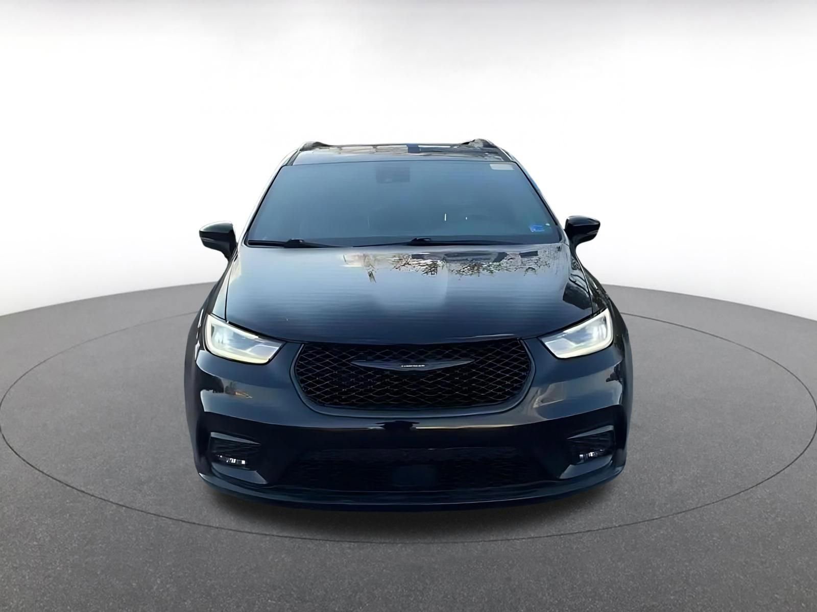 Thumbnail: 2025 Chrysler Pacifica - 4