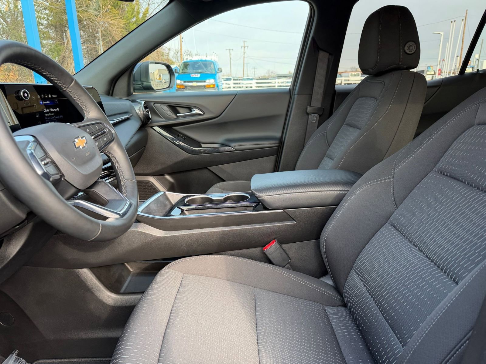 Thumbnail: 2025 Chevrolet Equinox - 25