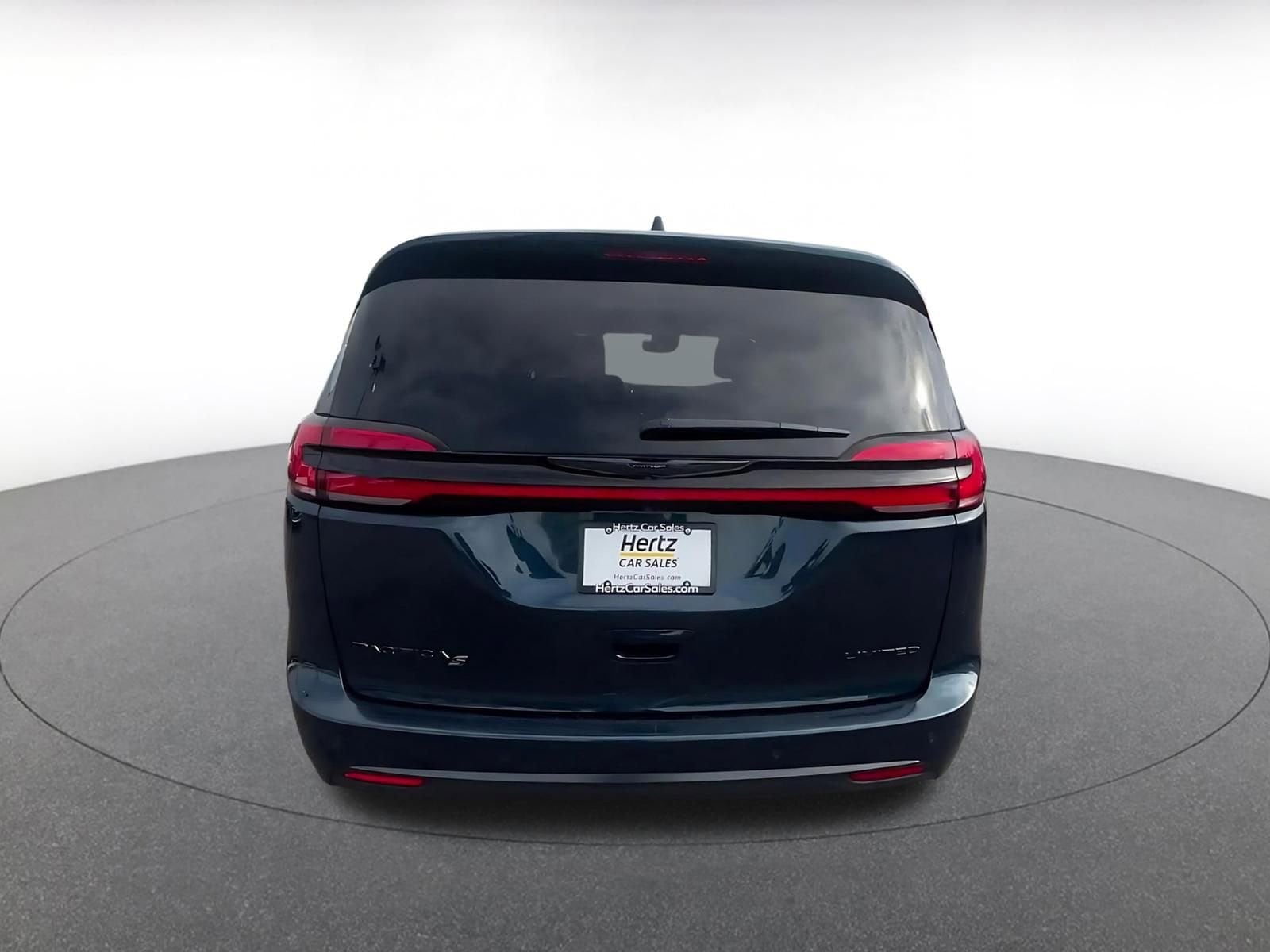 Thumbnail: 2025 Chrysler Pacifica - 12