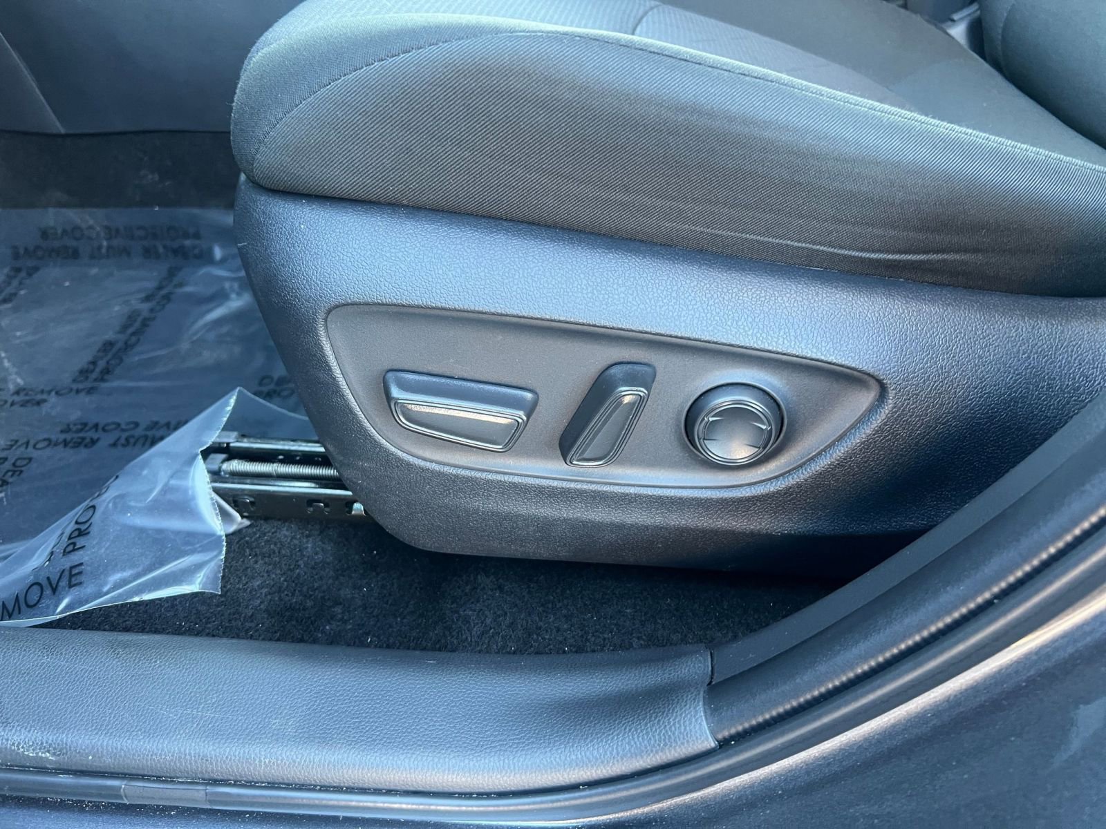 Thumbnail: 2025 Toyota RAV4 - 23