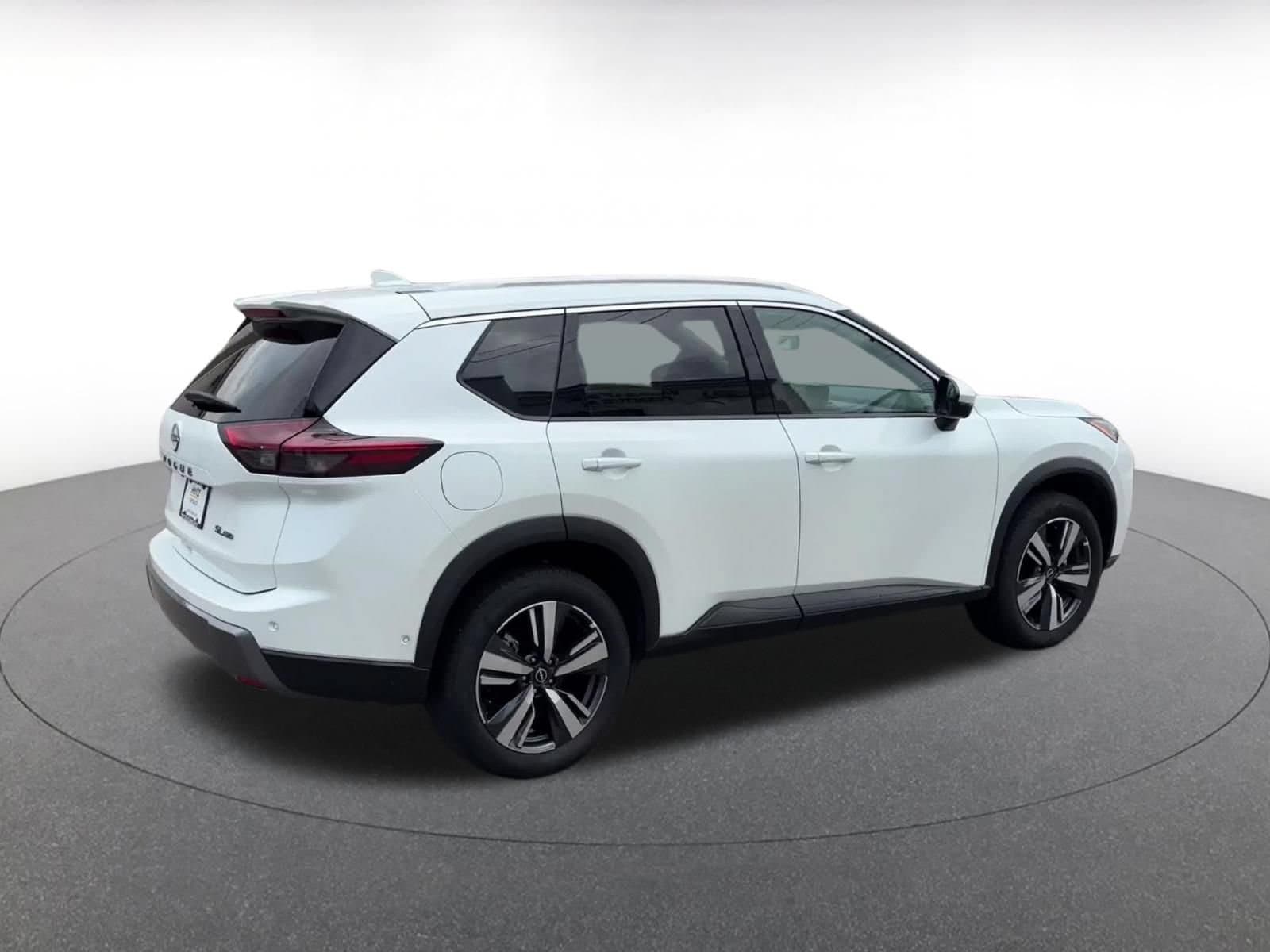 Thumbnail: 2026 Nissan Rogue - 15