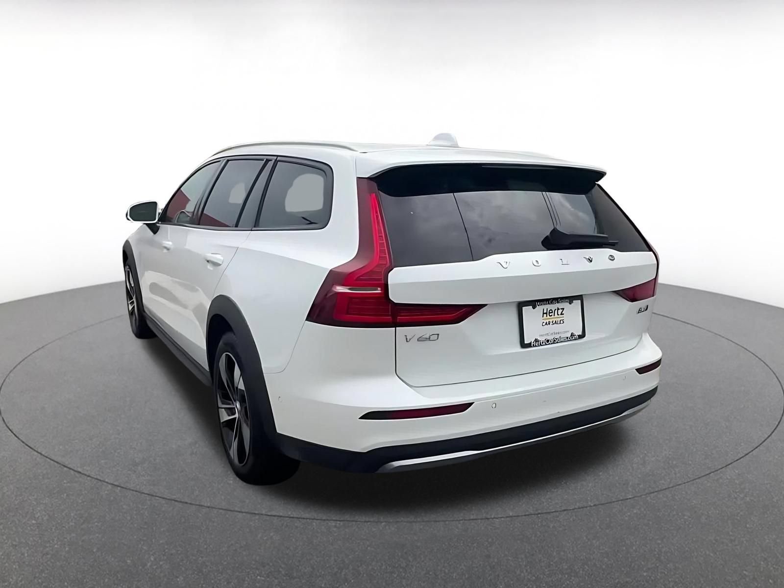 Thumbnail: 2025 Volvo S60 - 11
