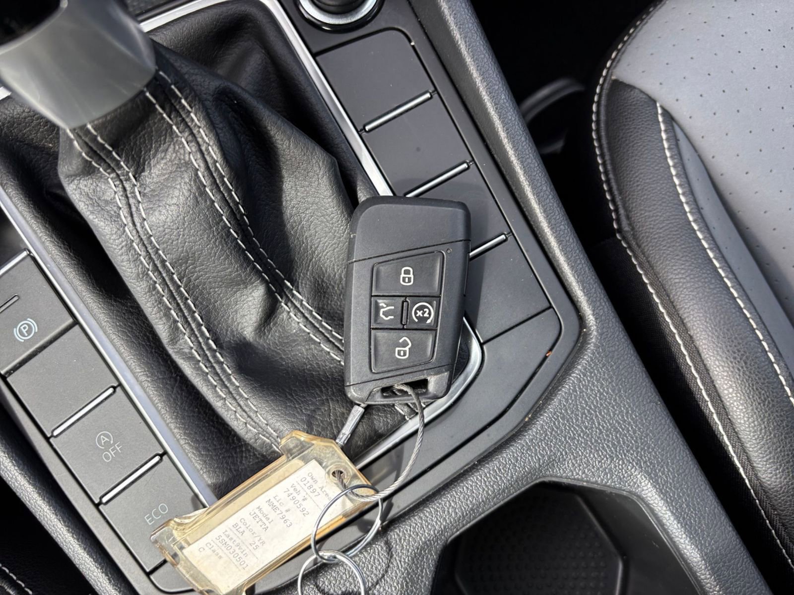 Thumbnail: 2025 Volkswagen Jetta - 22