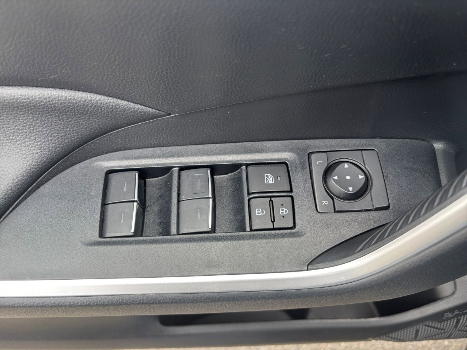 2024 Toyota RAV4 XLE 20