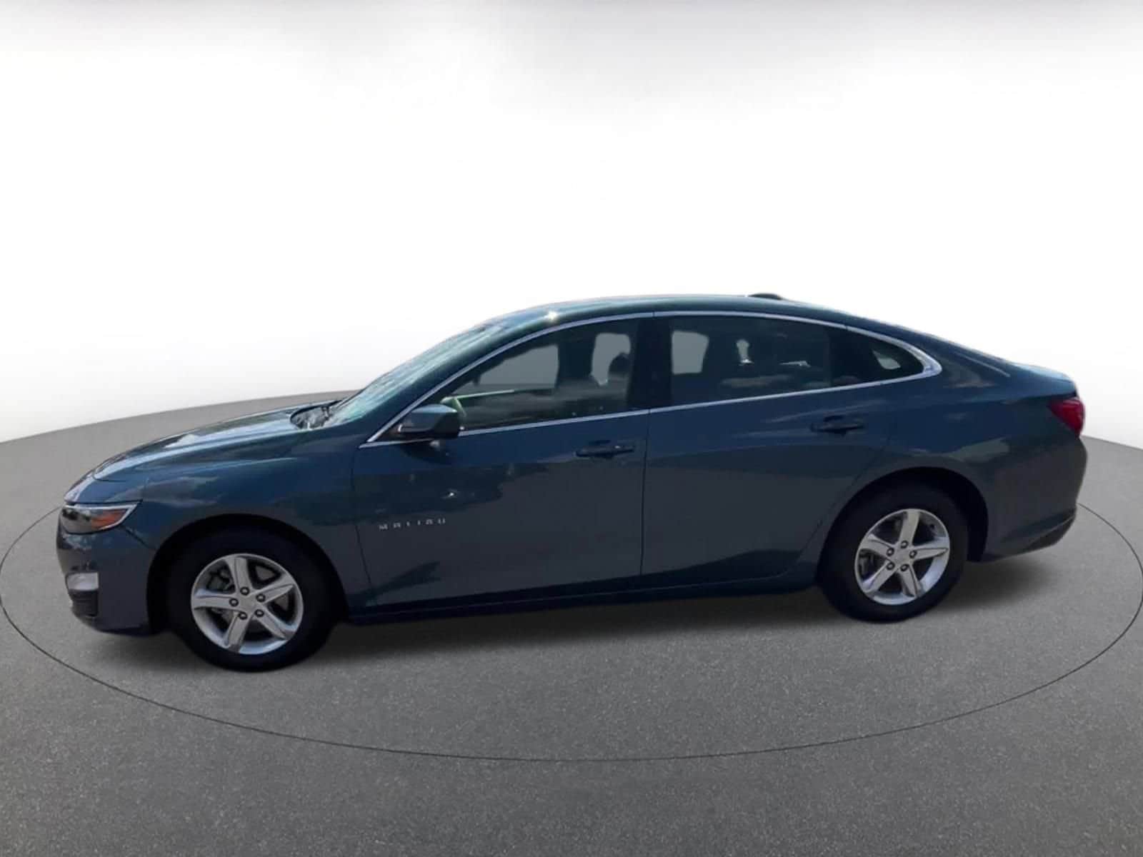 Thumbnail: 2024 Chevrolet Malibu - 9