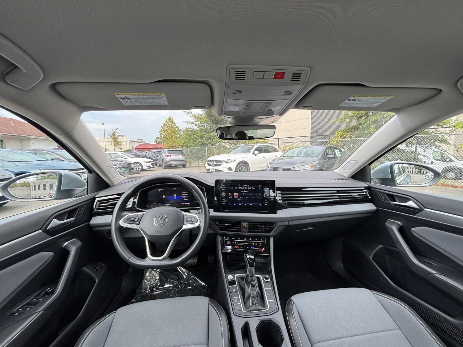 Thumbnail: 2025 Volkswagen Jetta - 32