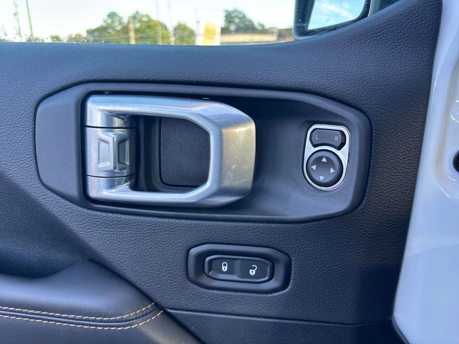 Thumbnail: 2025 Jeep Wrangler - 20