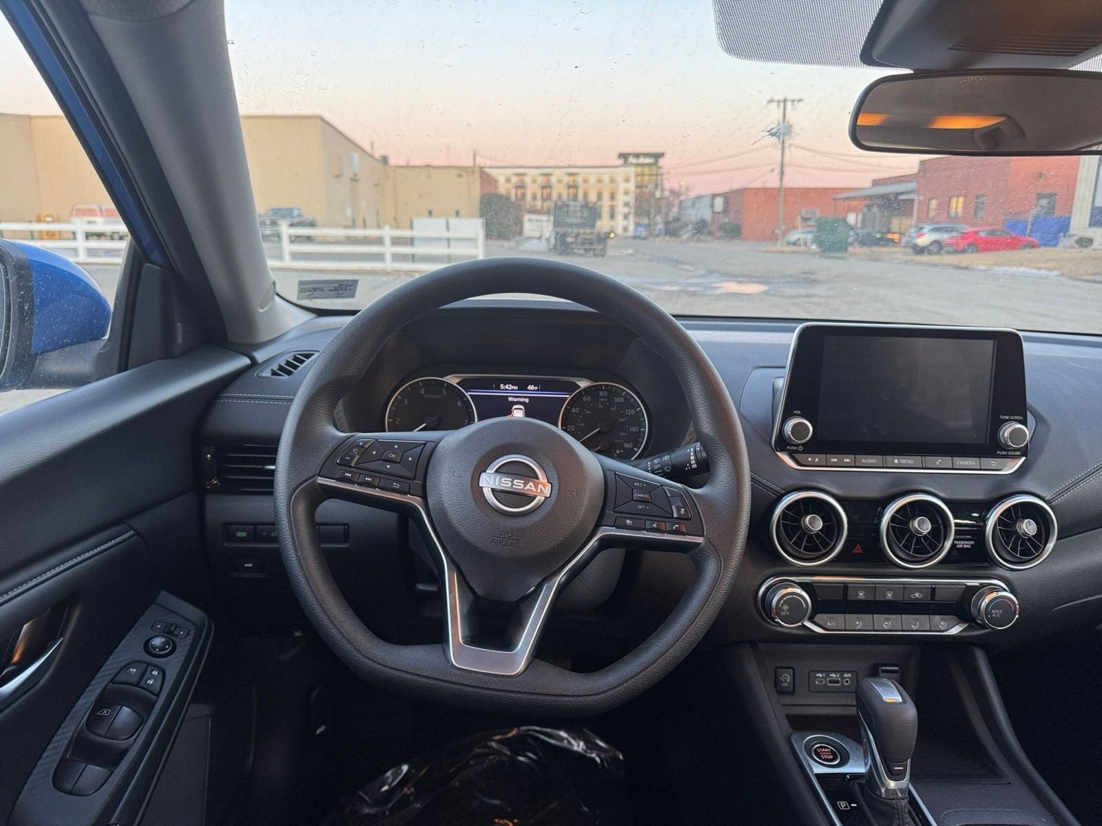 Thumbnail: 2025 Nissan Sentra - 32