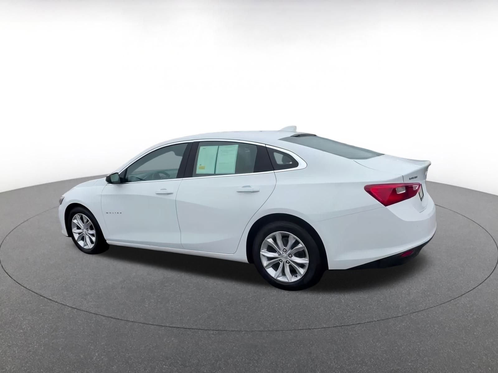 Thumbnail: 2023 Chevrolet Malibu - 10
