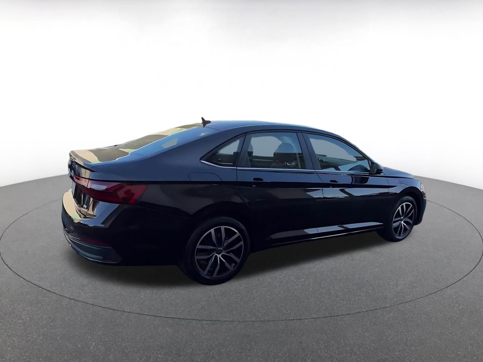 Thumbnail: 2025 Volkswagen Jetta - 15