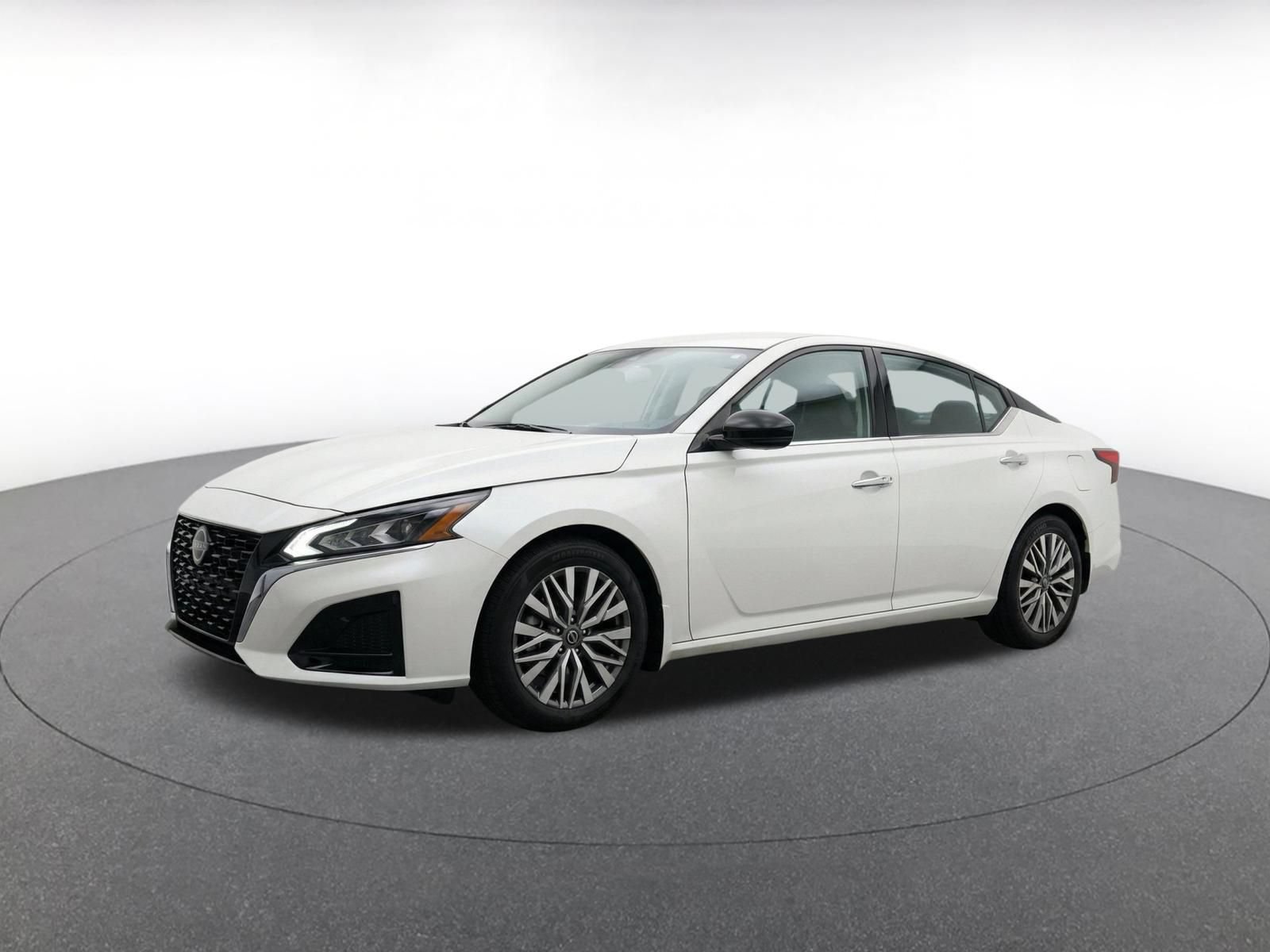 Thumbnail: 2025 Nissan Altima - 3