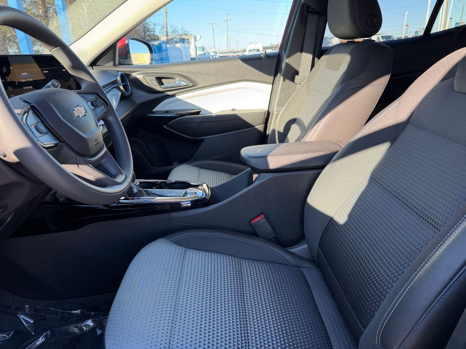 Thumbnail: 2025 Chevrolet Trax - 25