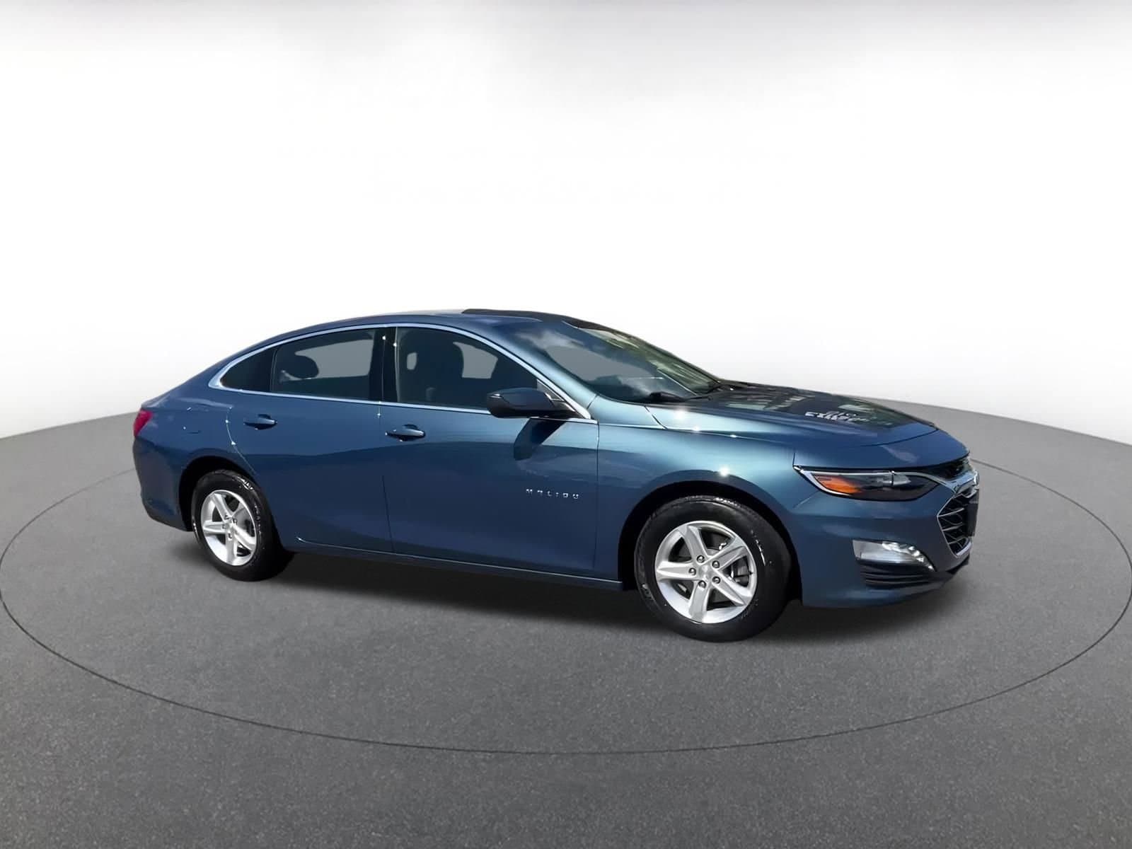 Thumbnail: 2024 Chevrolet Malibu - 2