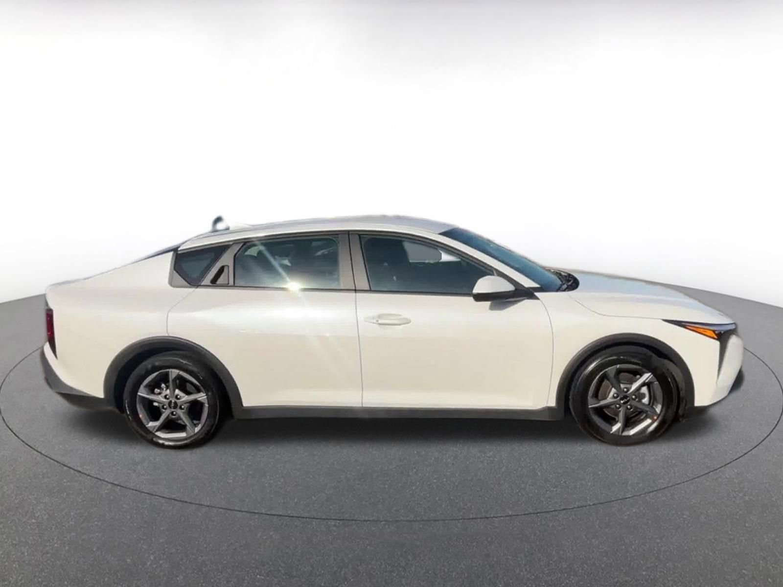 Thumbnail: 2025 Kia K4 - 16