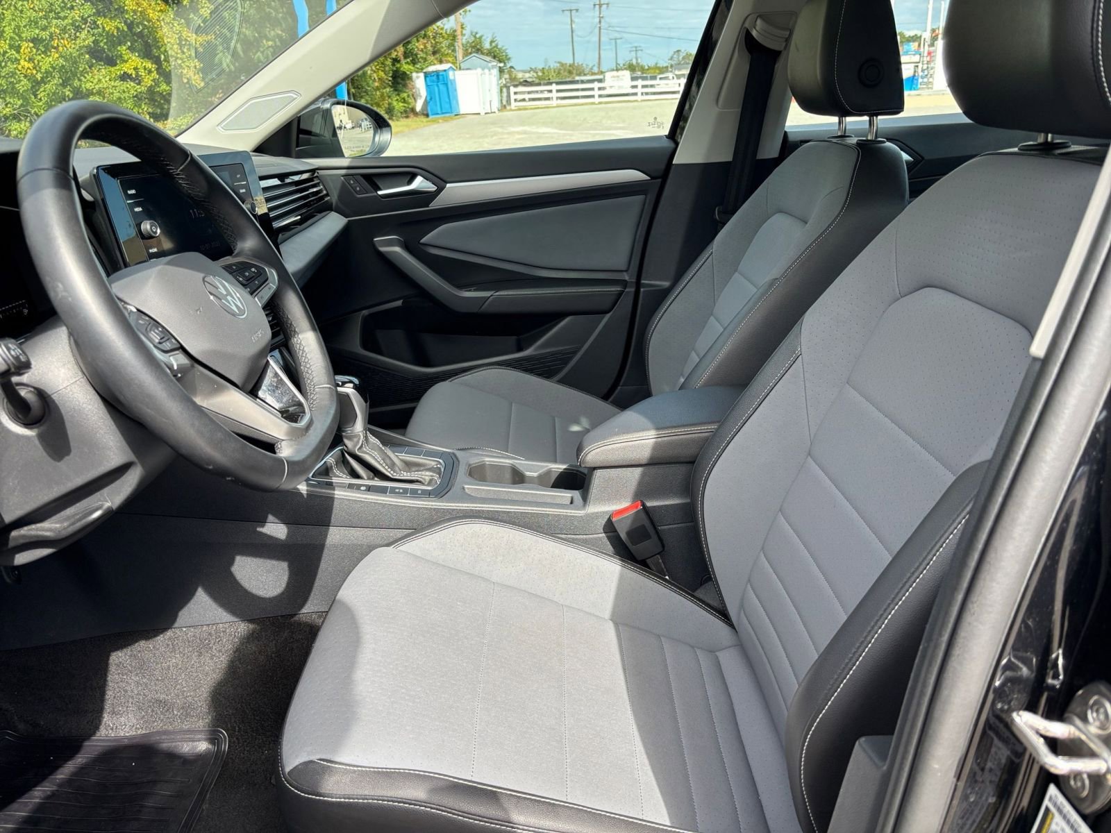 Thumbnail: 2025 Volkswagen Jetta - 25