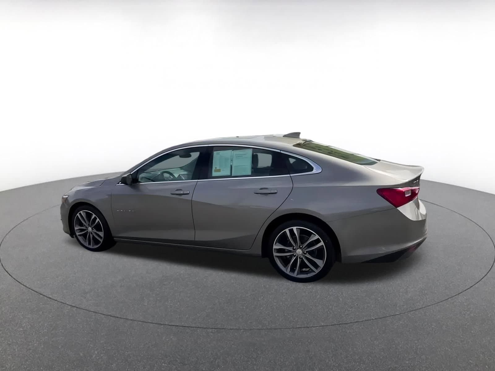 Thumbnail: 2023 Chevrolet Malibu - 10