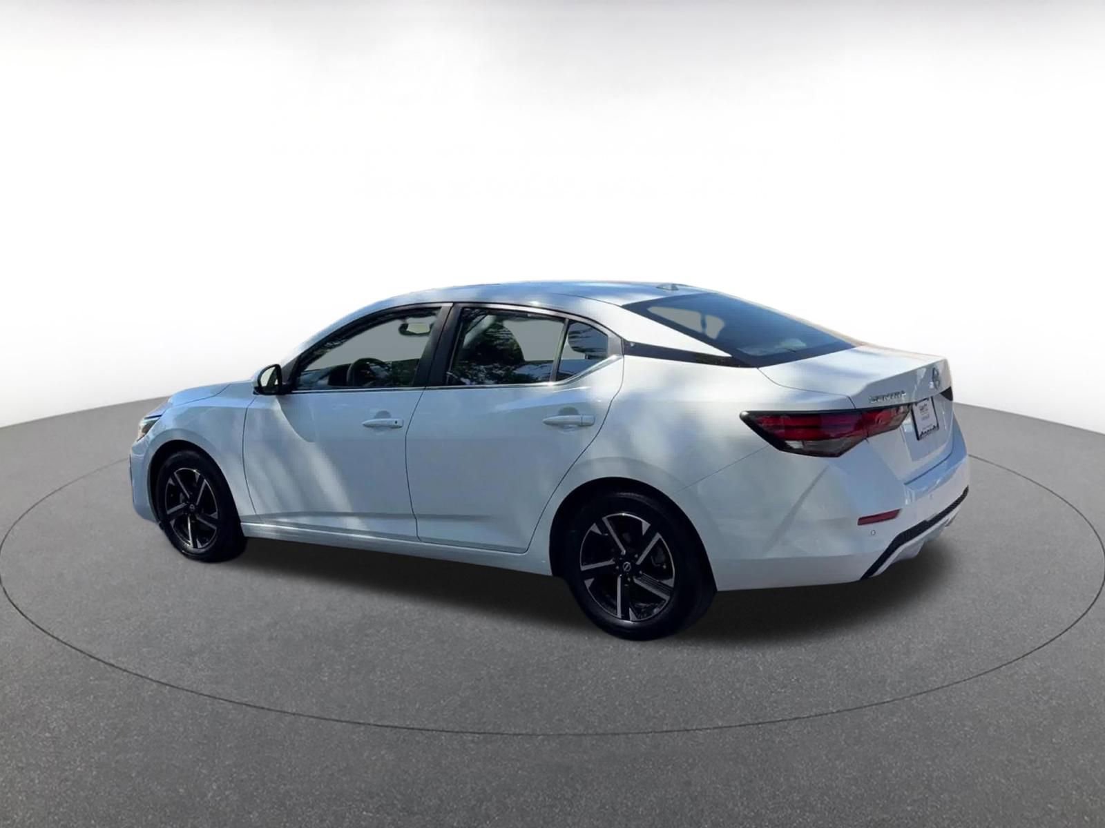 Thumbnail: 2025 Nissan Sentra - 10