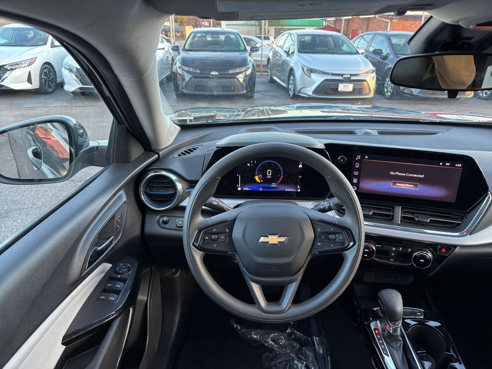 Thumbnail: 2025 Chevrolet Trax - 32