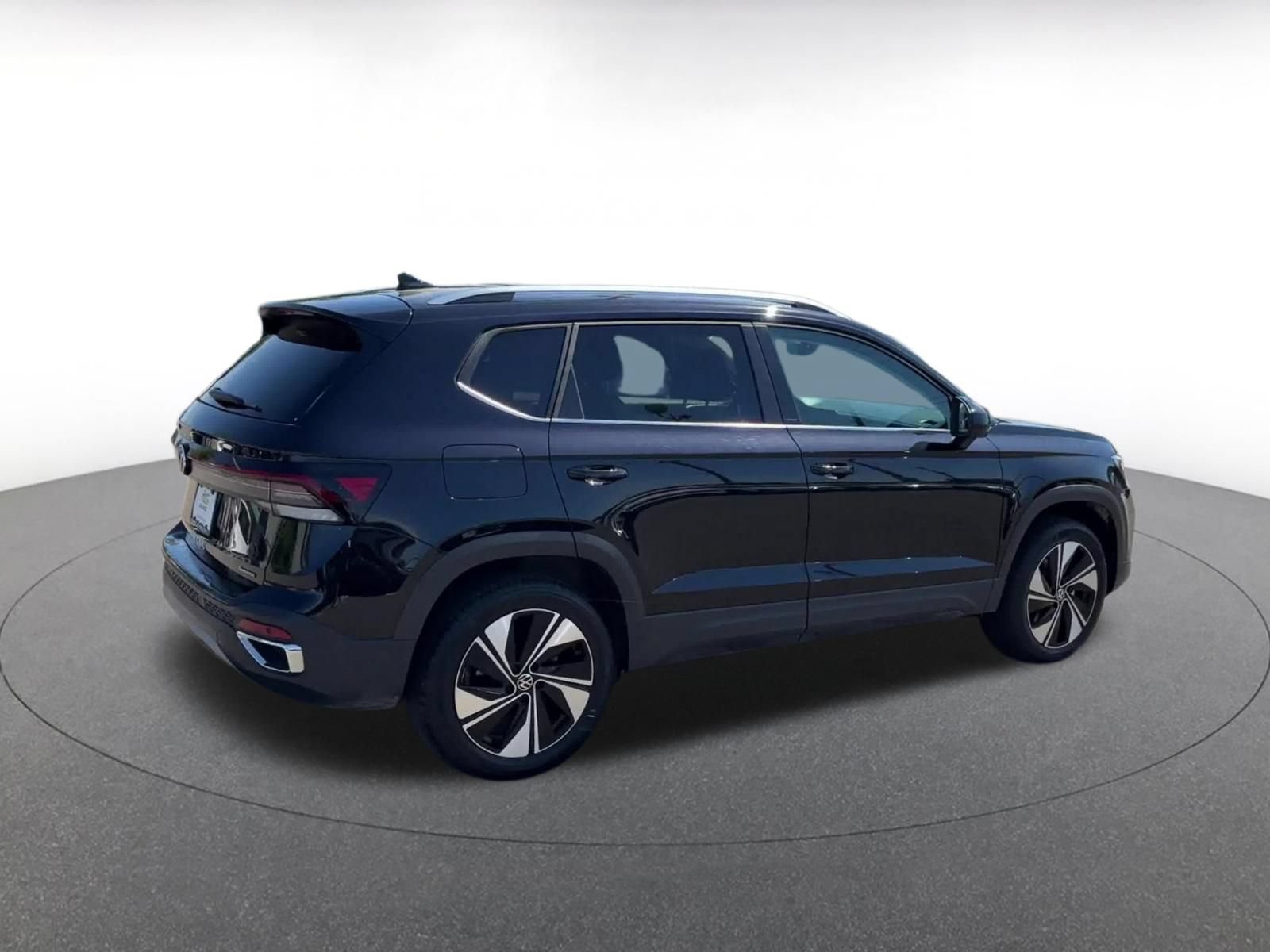 Thumbnail: 2025 Volkswagen Taos - 14