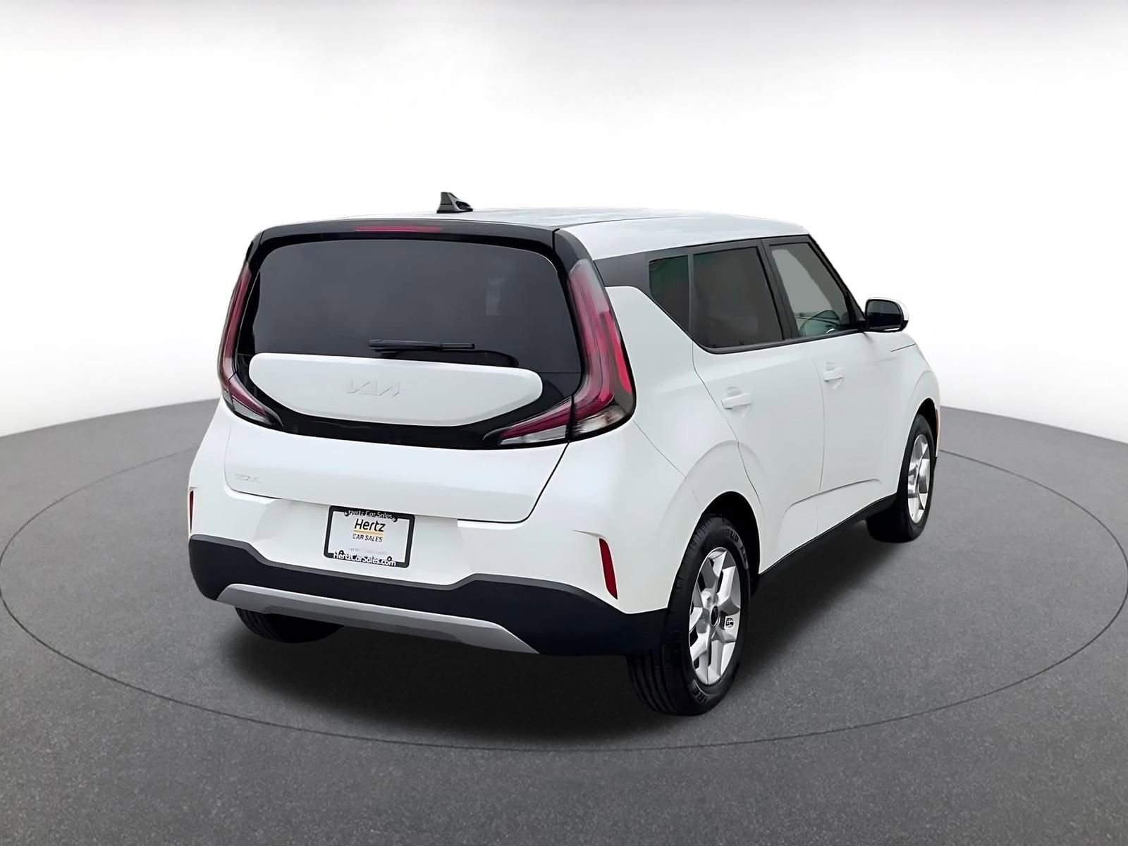 2025 Kia Soul LX - Photo 14
