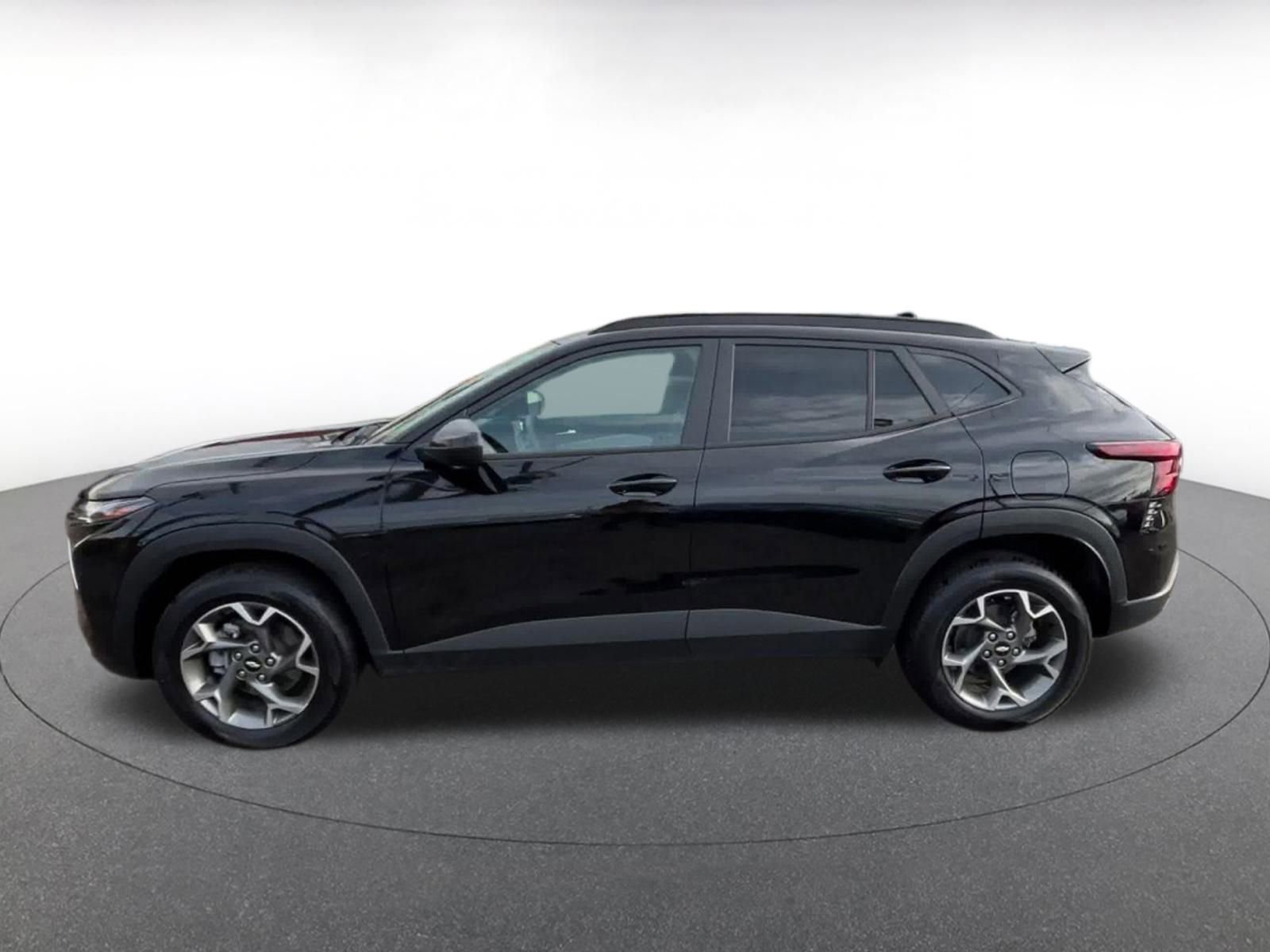 Thumbnail: 2025 Chevrolet Trax - 9