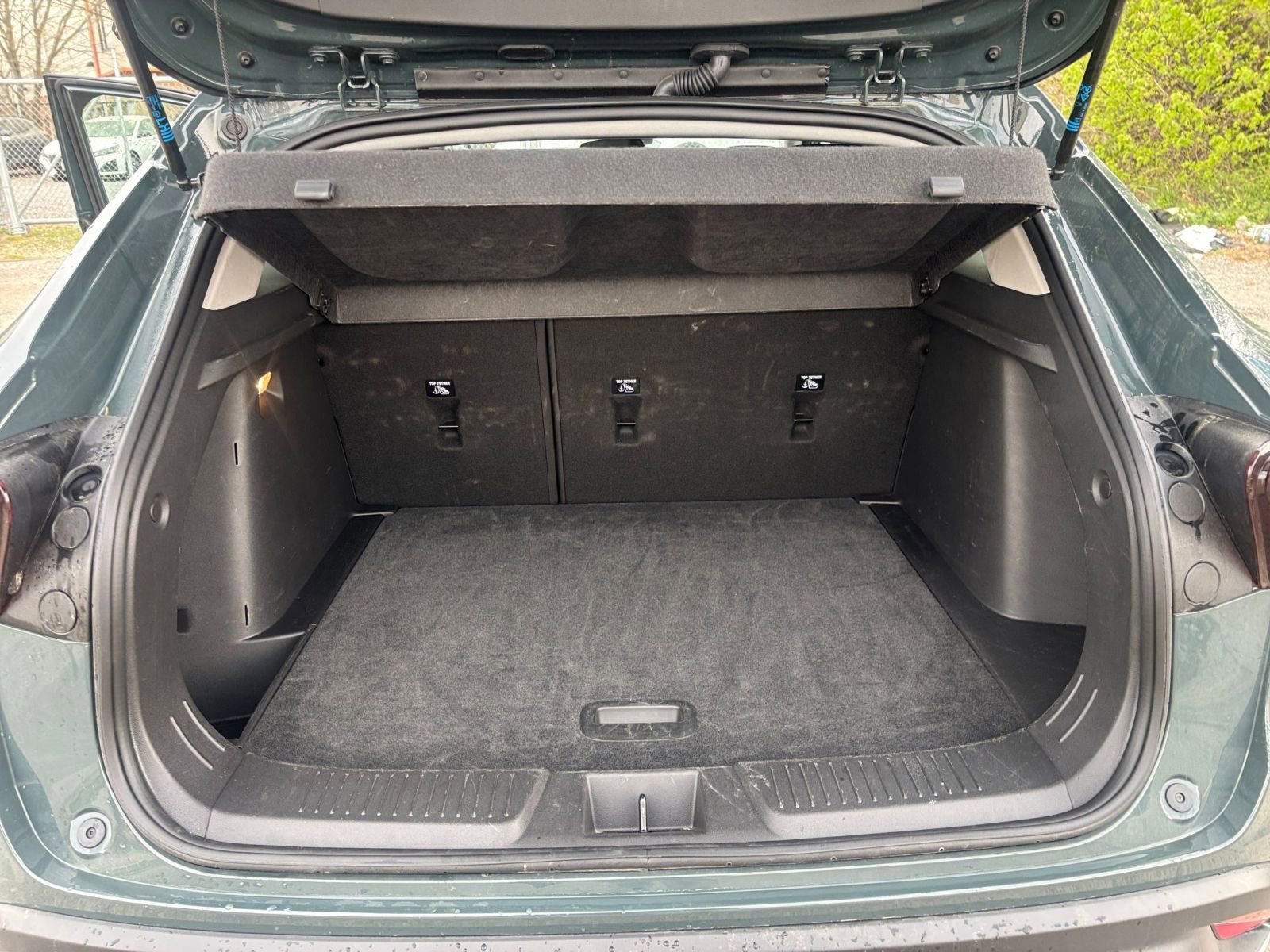 Thumbnail: 2025 Chevrolet Trax - 32