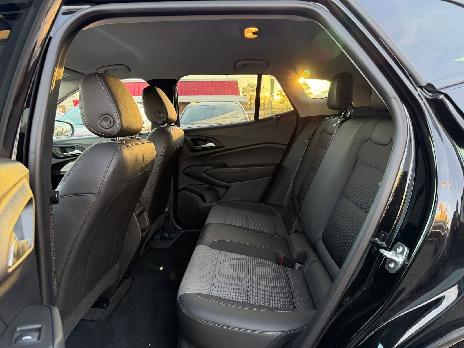 Thumbnail: 2025 Chevrolet Trax - 23