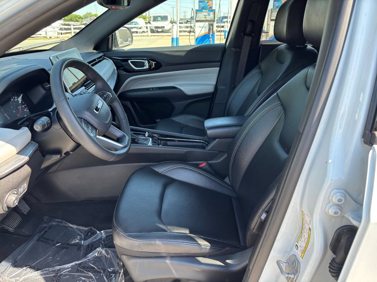 Thumbnail: 2025 Jeep Compass - 24