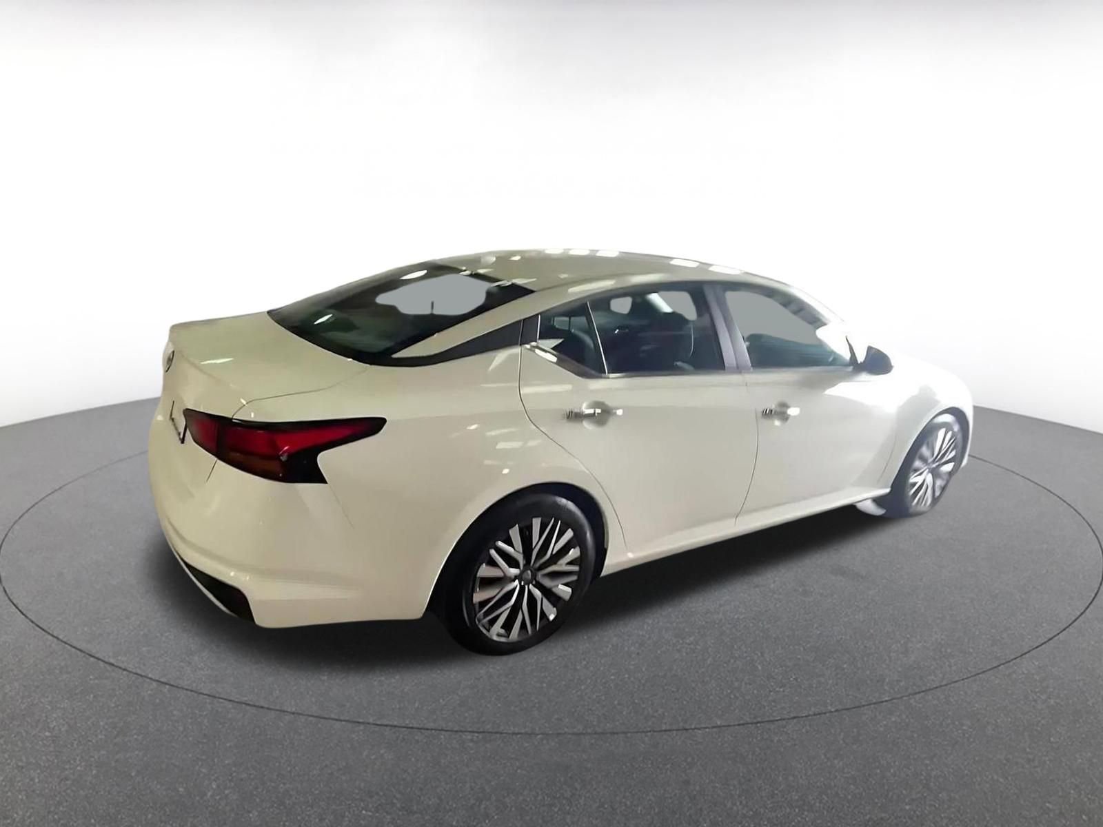 Thumbnail: 2025 Nissan Altima - 15