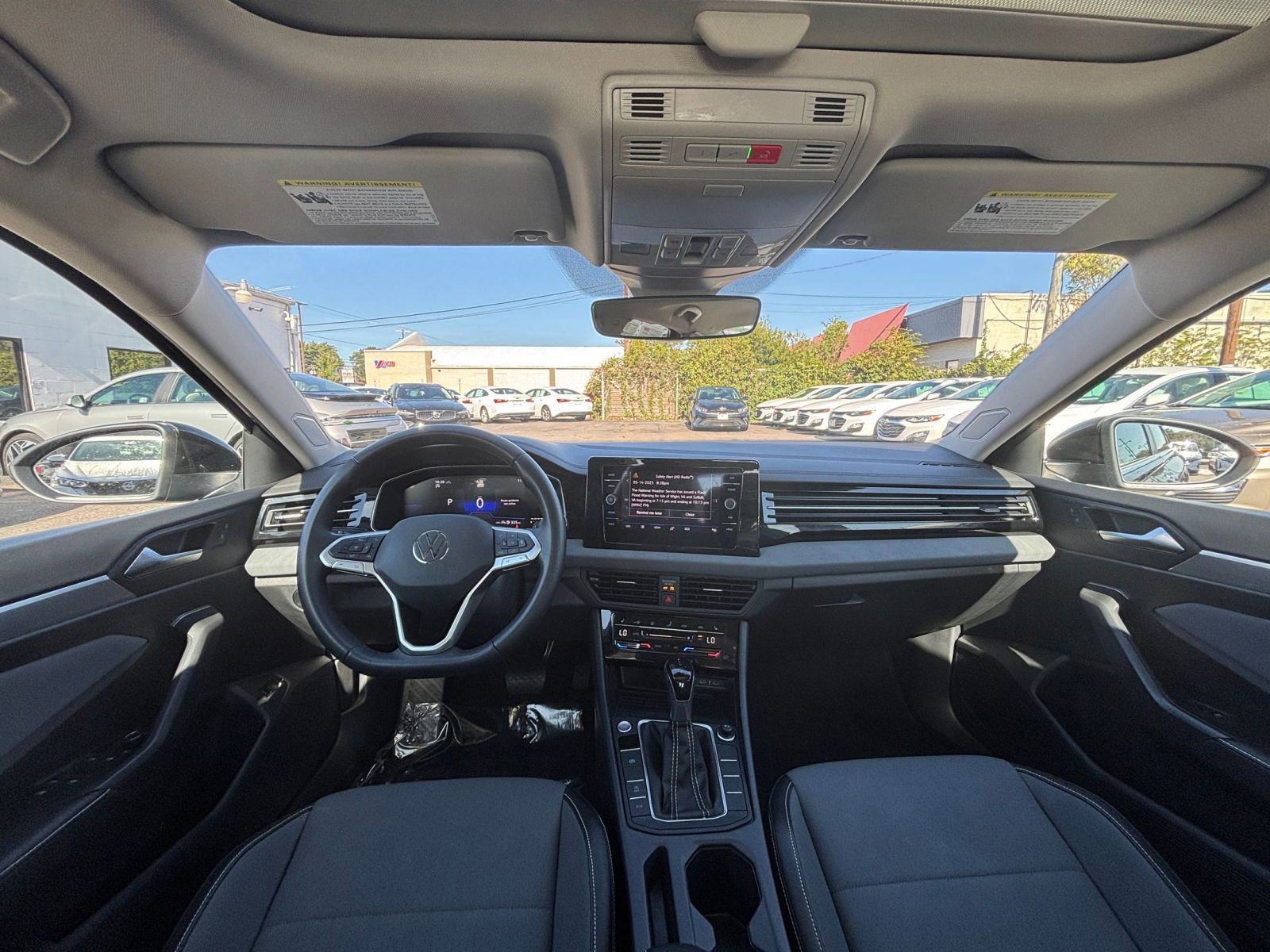 Thumbnail: 2025 Volkswagen Jetta - 32